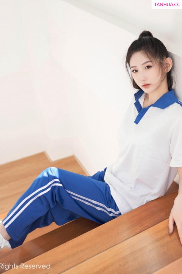   [XiuRen]高清写真图 2023.07.20 No.7110 沈青黛 学妹装扮第23张图片